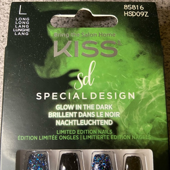 Kiss Halloween Nails 💅 🕸 🕷 Special Design - Picture 4 of 4